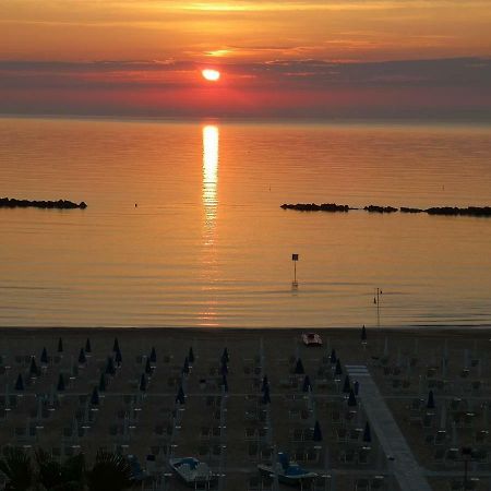 Hotel Palmarosa Roseto Degli Abruzzi Esterno foto