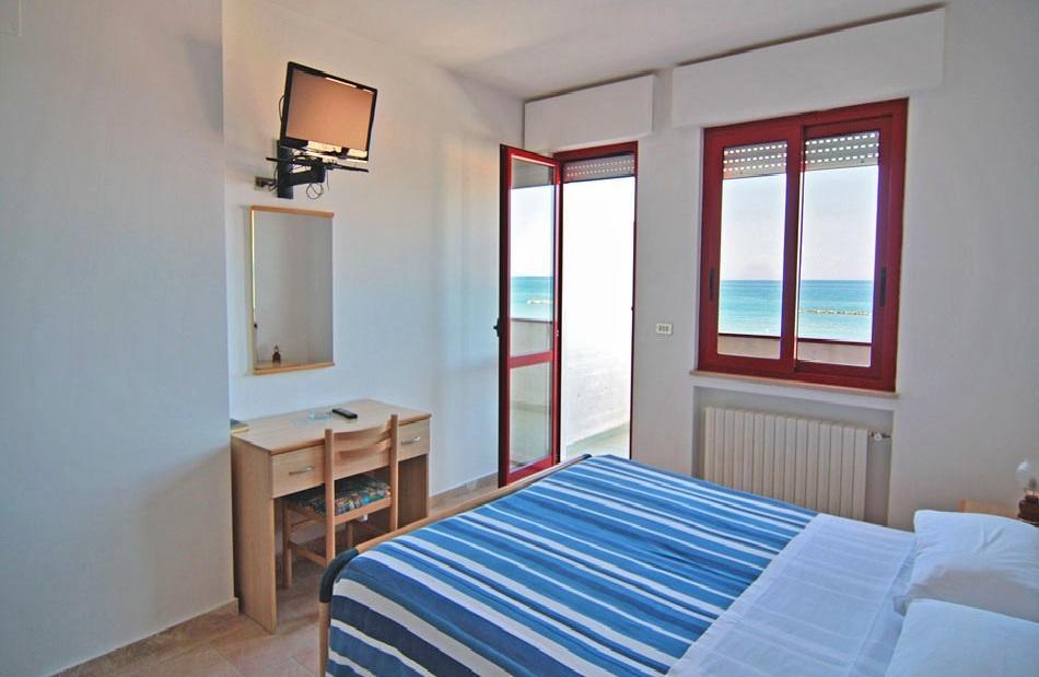 Hotel Palmarosa Roseto Degli Abruzzi Camera foto