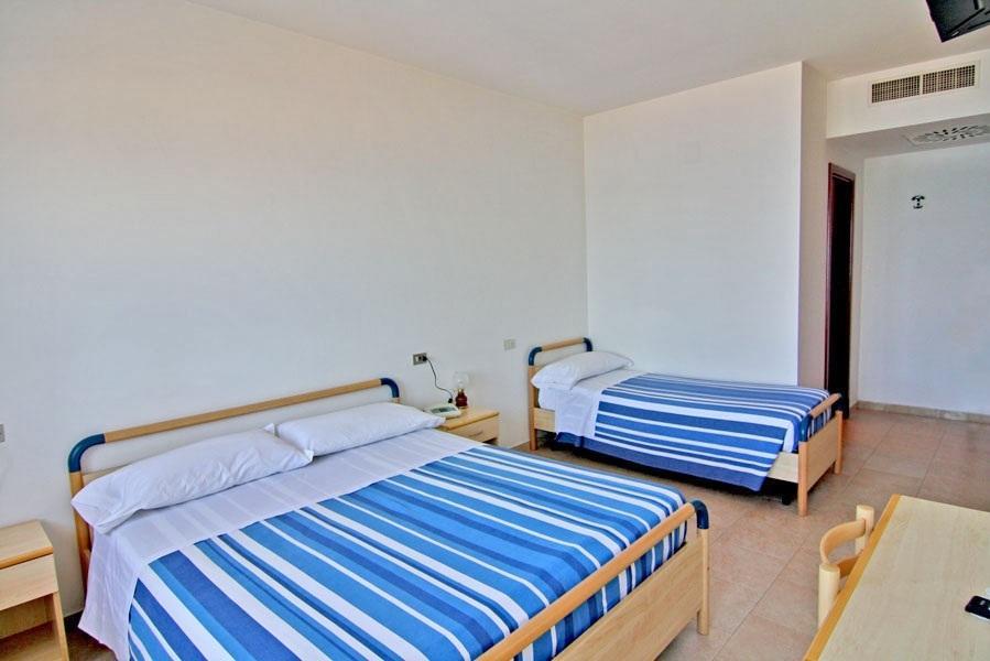 Hotel Palmarosa Roseto Degli Abruzzi Camera foto