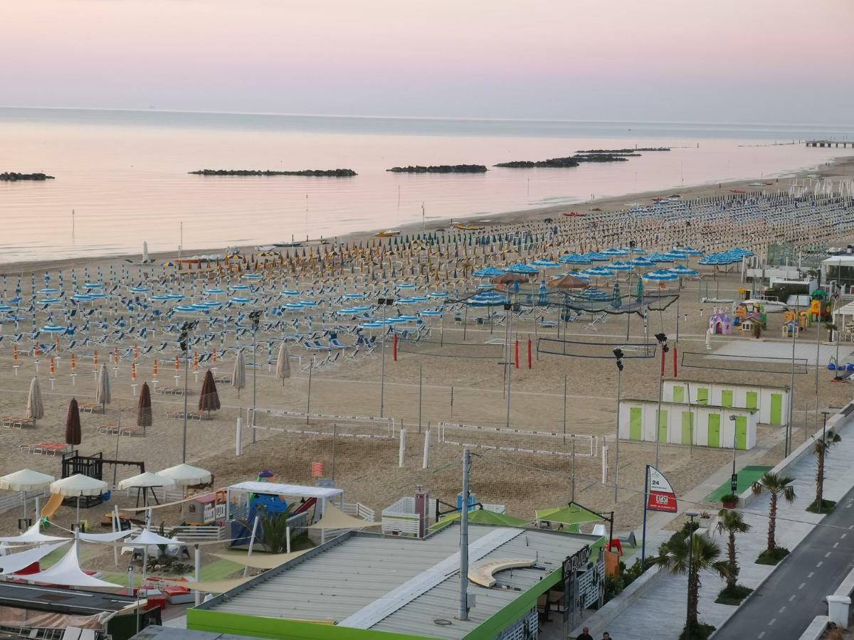 Hotel Palmarosa Roseto Degli Abruzzi Esterno foto